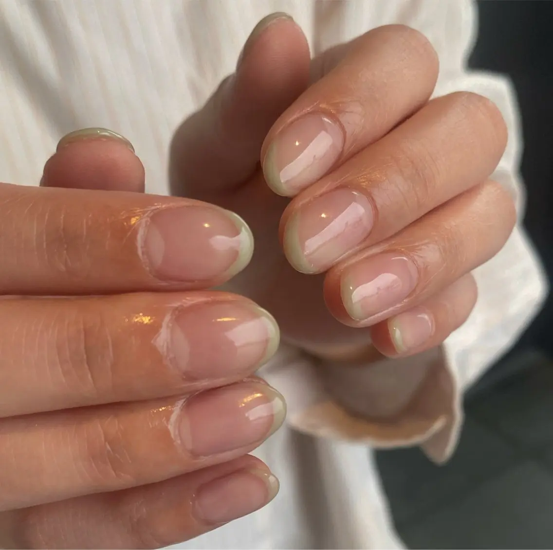 ネイル フレンチネイル グリーン しほ (quro.n)のネイルデザイン