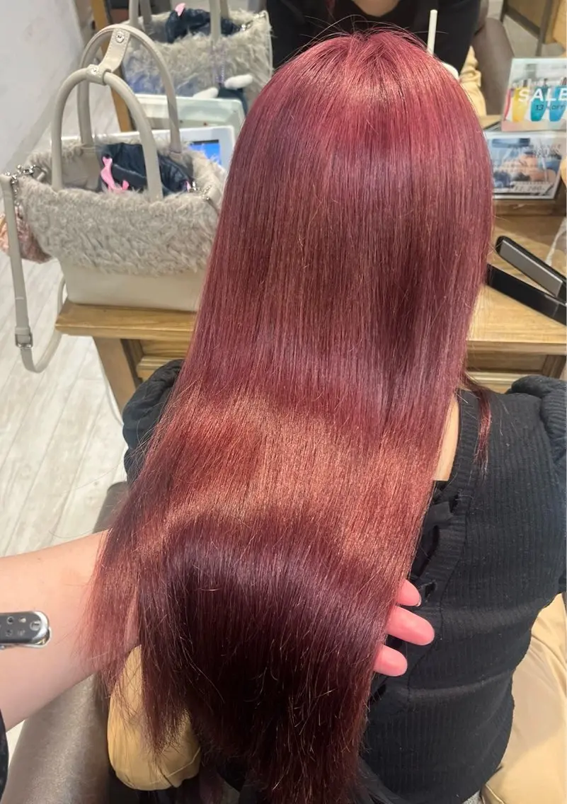 ロング カラー ブリーチ ブリーチなしカラー レッドカラー カット ヘアカラー トリートメント 藤間 帆乃夏（とうまほのかのヘアスタイル