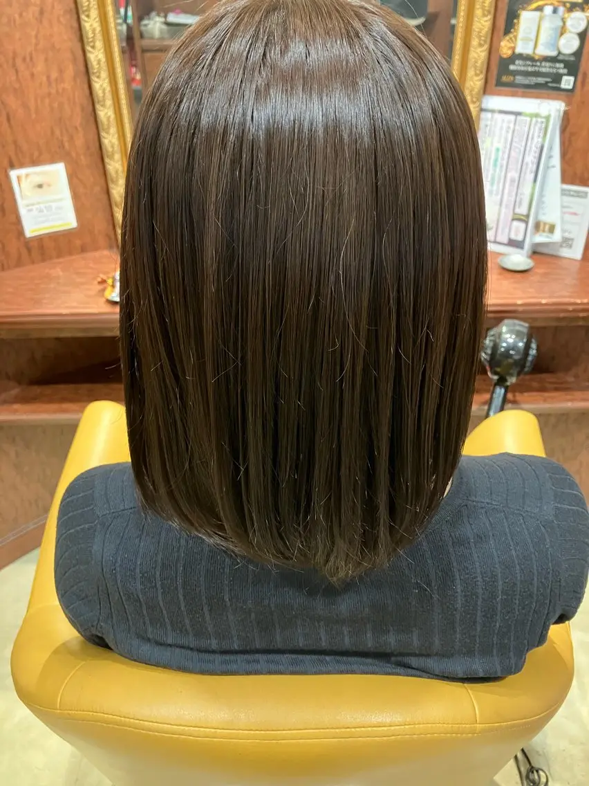 カラー 千坂 優奈のヘアスタイル