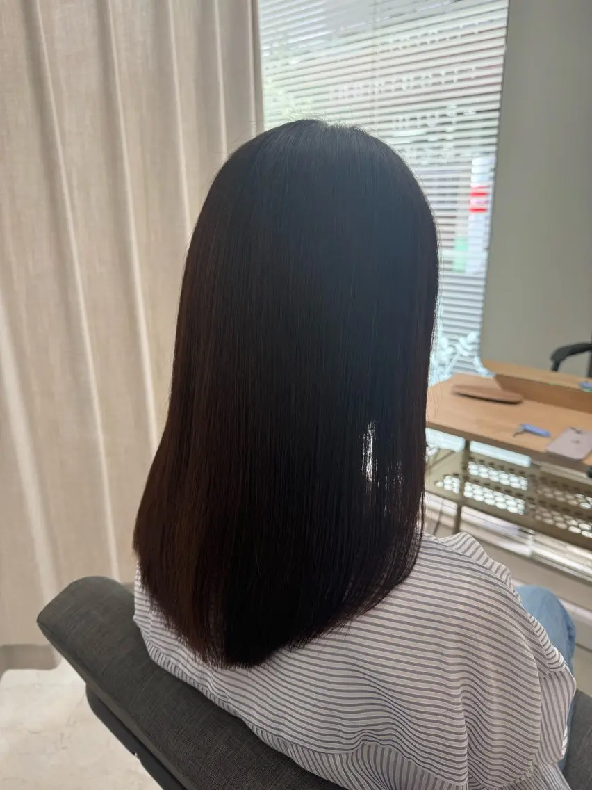 ミディアム 縮毛矯正 カット 縮毛矯正 トリートメント 艶髪カラー😊 西久保光✂️のヘアスタイル