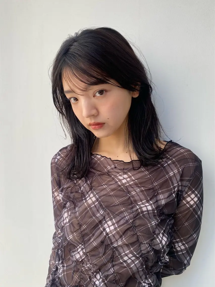 セミロング カラー やました もえかのヘアスタイル