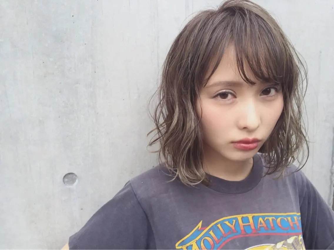 ショート ミディアム アッシュ アッシュグレー アッシュグレージュ ハイライト カット ヘアカラー 透明感カラー🌿ボブ ✨飛田 ケイのヘアスタイル