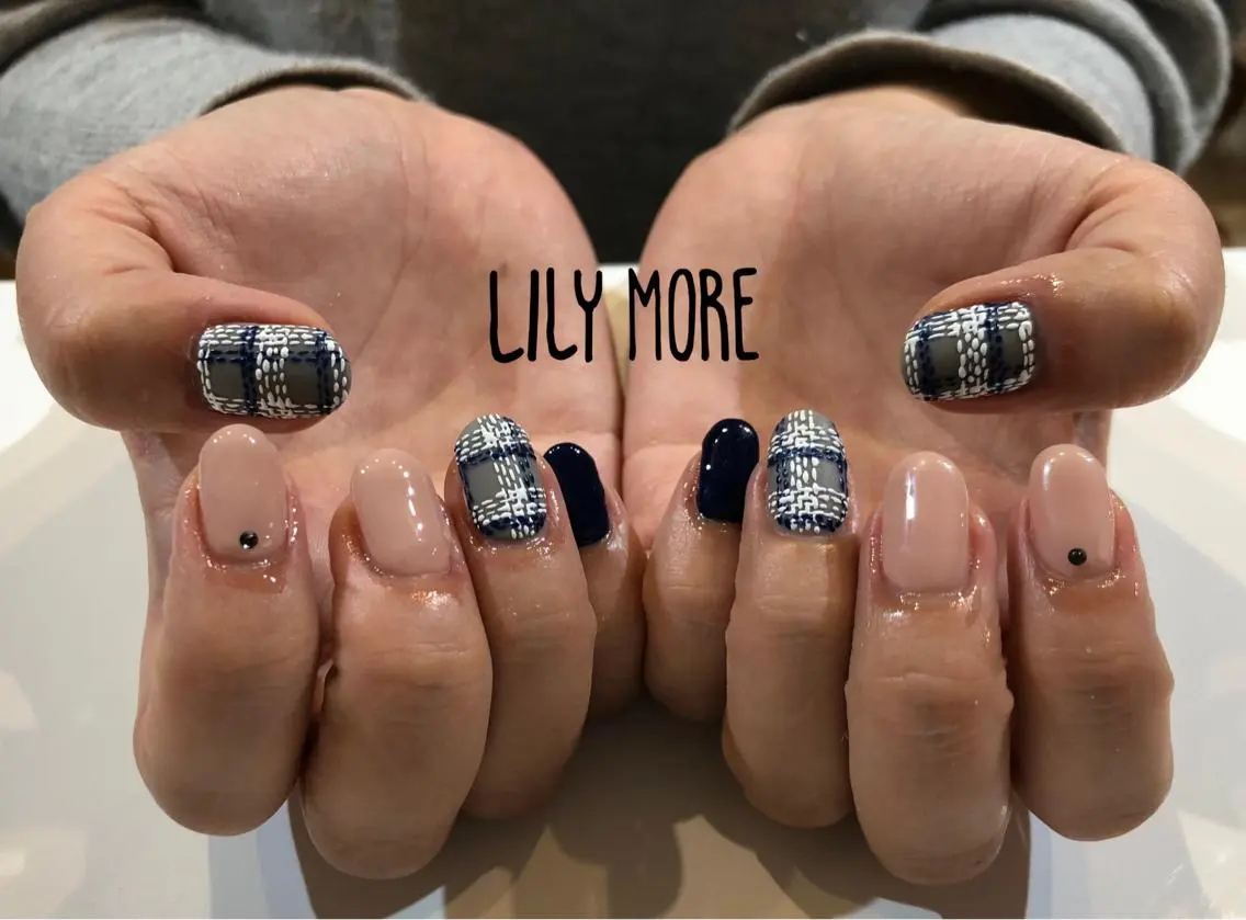 ネイル ツイードネイル Lily closetのネイルデザイン