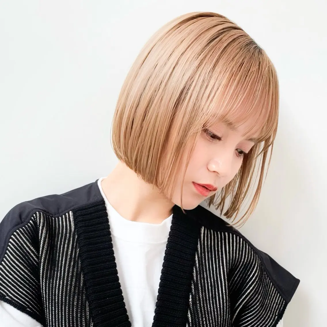 ミディアム カット ヘアカラー トリートメント 🍟ai🍟 topstylistのヘアスタイル
