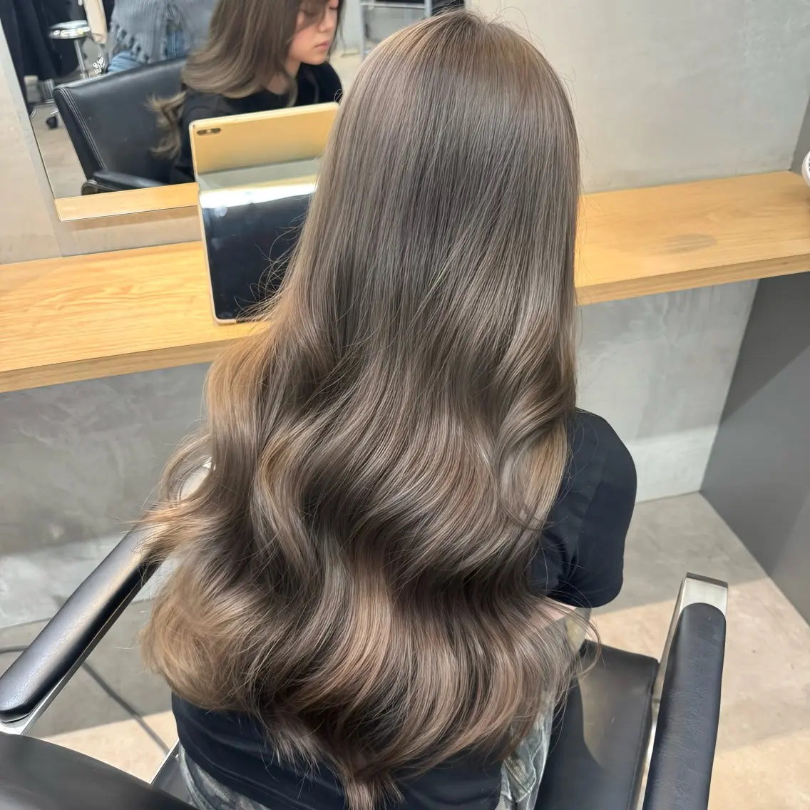 カラー ヘアカラー トリートメント Anna / TWINのヘアスタイル