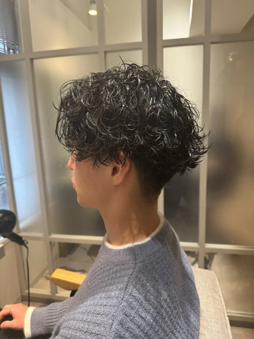 パーマ メンズ センターパート マッシュ メンズパーマ メンズショート ツイストスパイラルパーマ ⭕️メンズパーマ⭕️ 山口　裕太郎のヘアスタイル