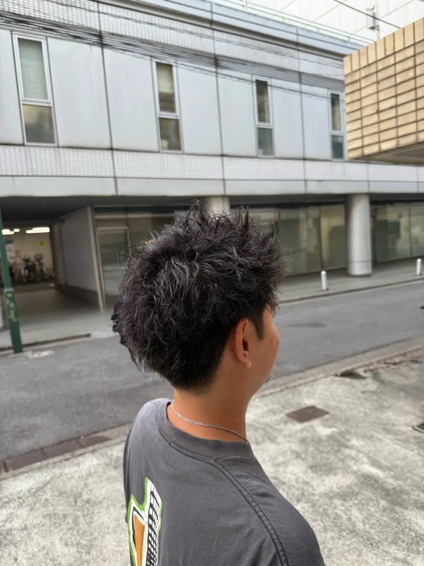 【学生メンズ限定】清潔感UPスッキリカット＋ナチュラルパーマ or ワックスアイブロウ（選べる）の写真