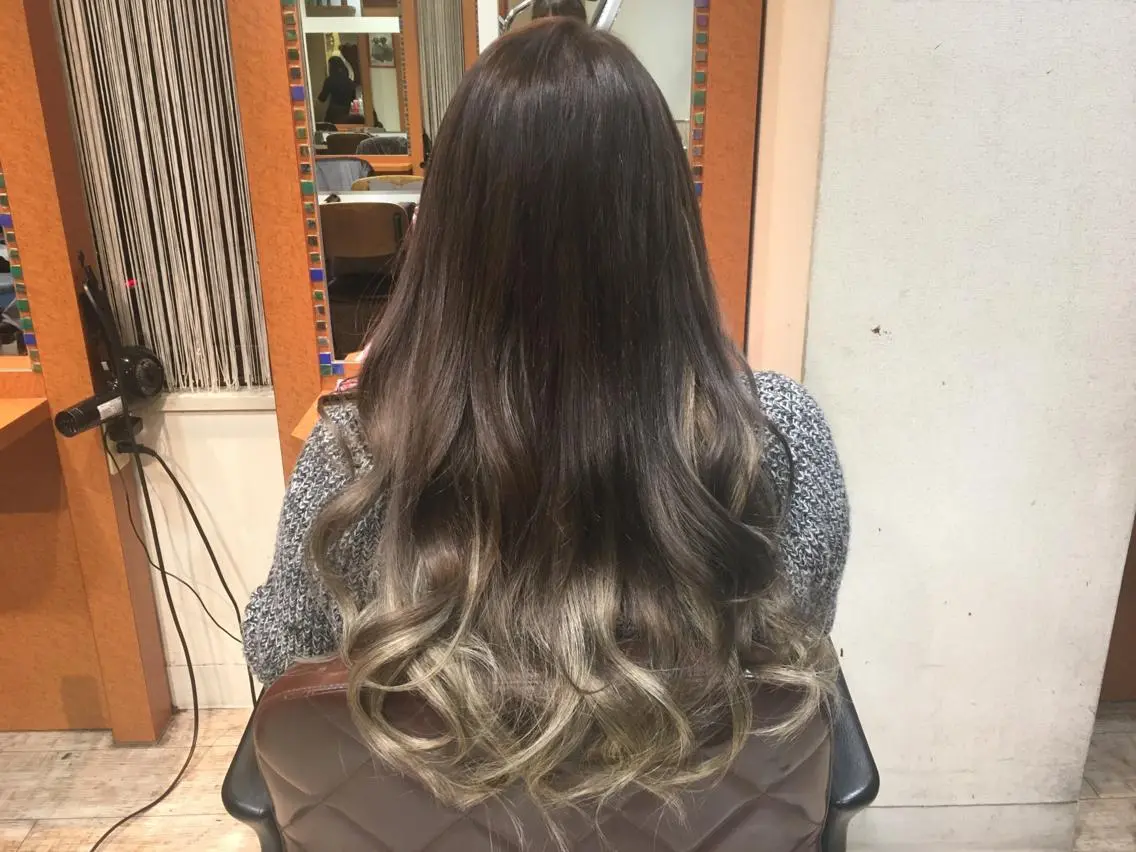 ロング カラー ブリーチ エクステ リピート指名no.1 /ruiのヘアスタイル