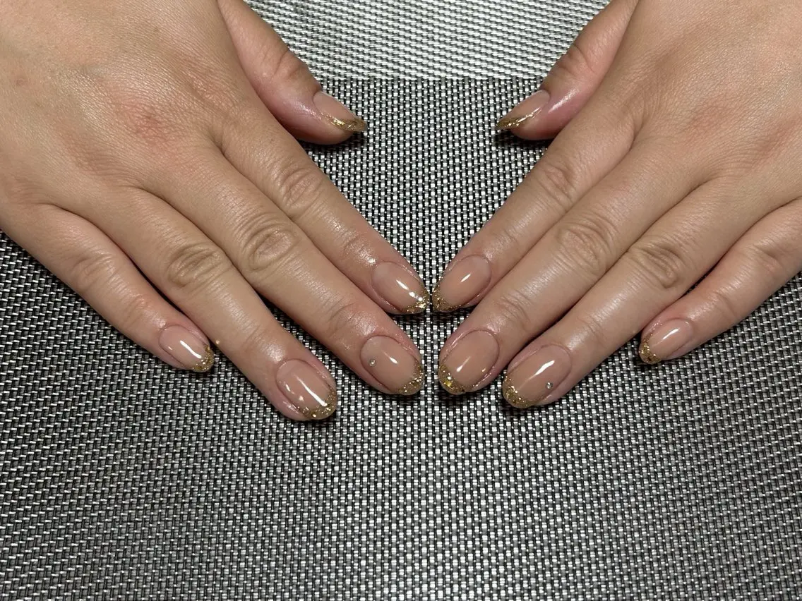 ネイル フレンチネイル ガラスフレンチ キラキラネイル オフィスネイル ハンドネイル i nailのネイルデザイン