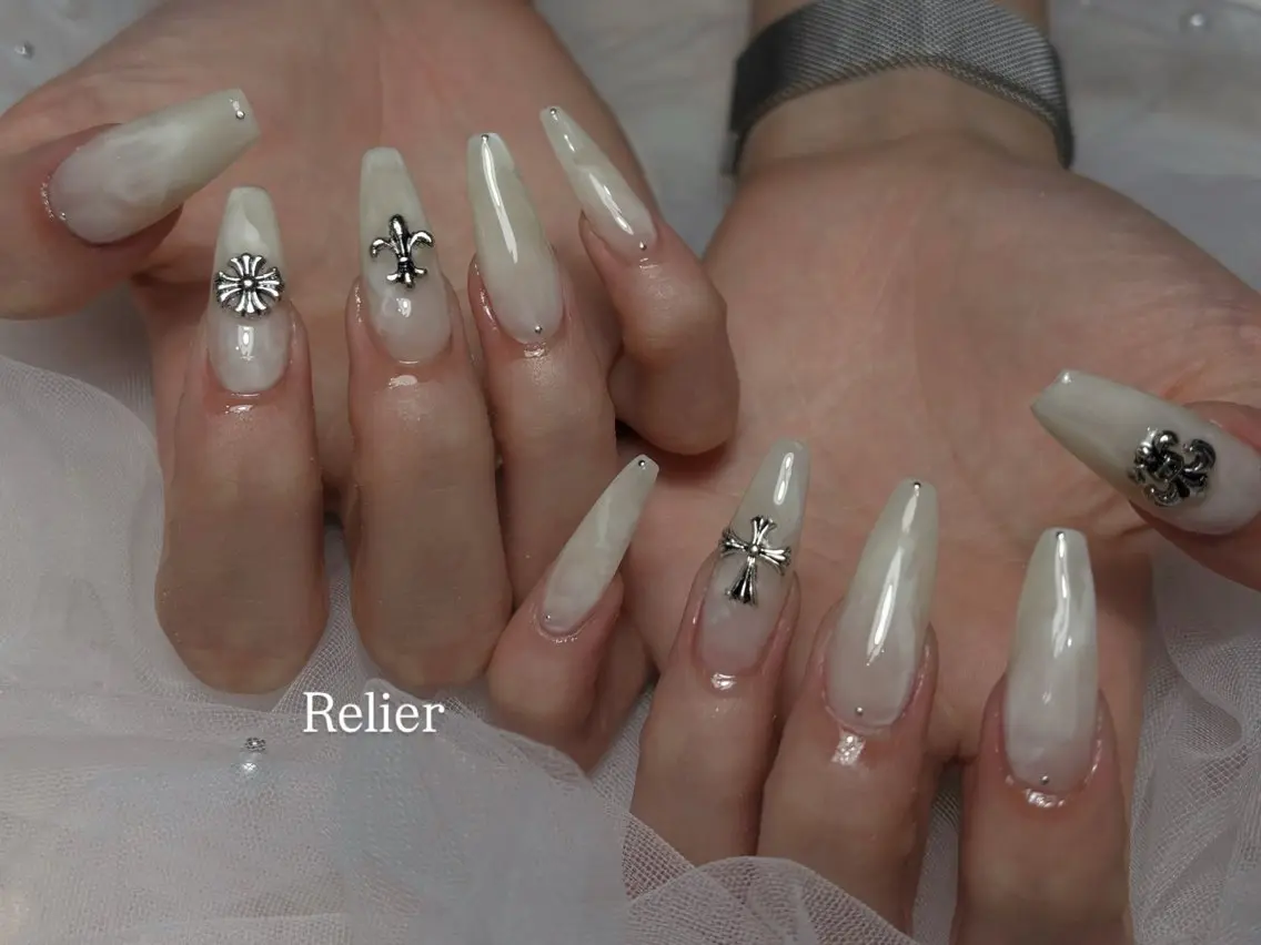 ネイル ニュアンスネイル ホワイト Nail salon Relierのネイルデザイン