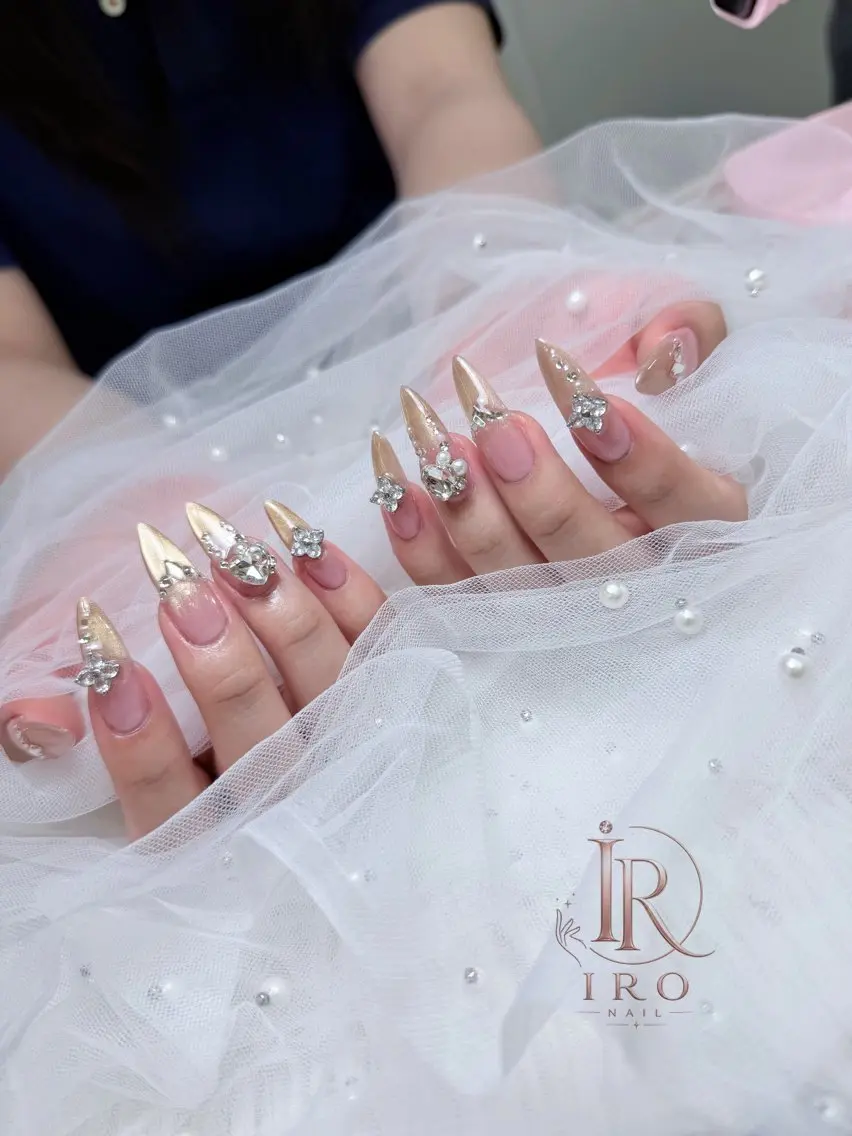 ネイル ハンドネイル IRO Nail Studioのネイルデザイン