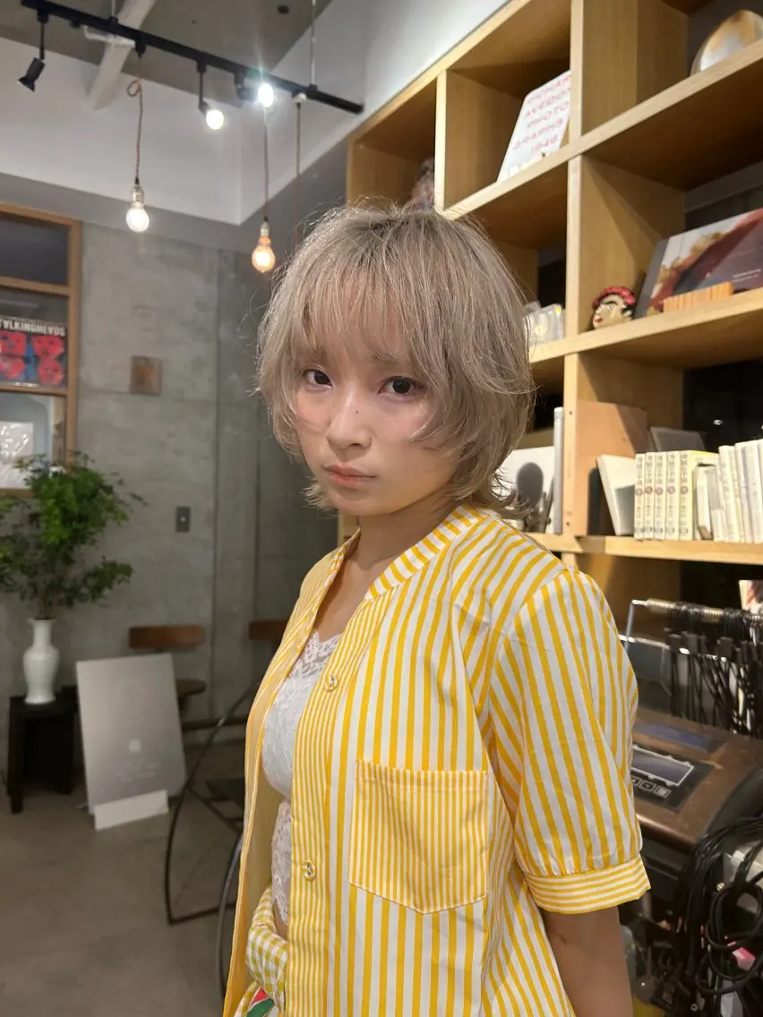 ミディアム ウルフカット ⭐️植田瑠菜⭐️ カラー／縮毛矯正のヘアスタイル