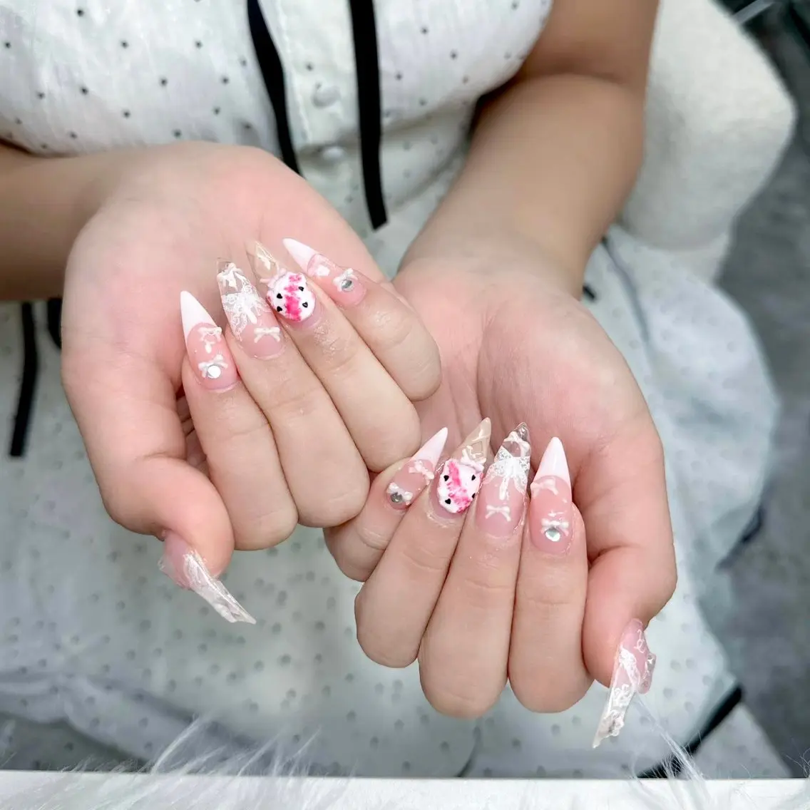 ネイル アートネイル ジェルネイル キラキラネイル 韓国ネイル 持ち込み ハンドネイル Blingg NailStudioのネイルデザイン
