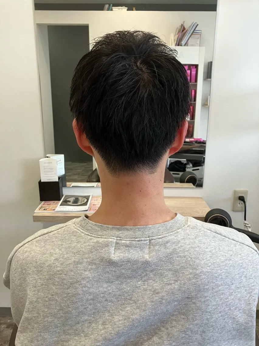 メンズ メンズパーマ カット ブリーチ&ストレート 長谷川勇人のヘアスタイル