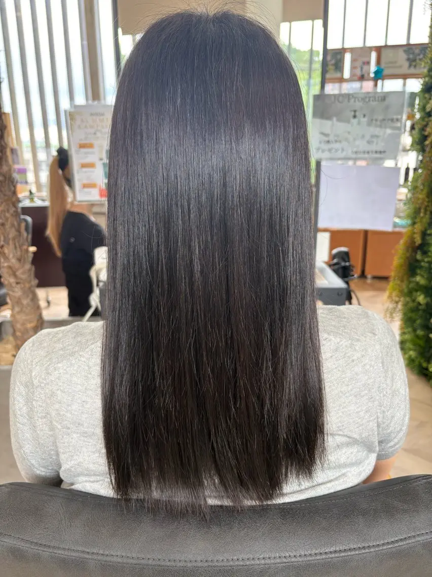 ロング ヘアカラー トリートメント 宮崎 瑠梨のヘアスタイル