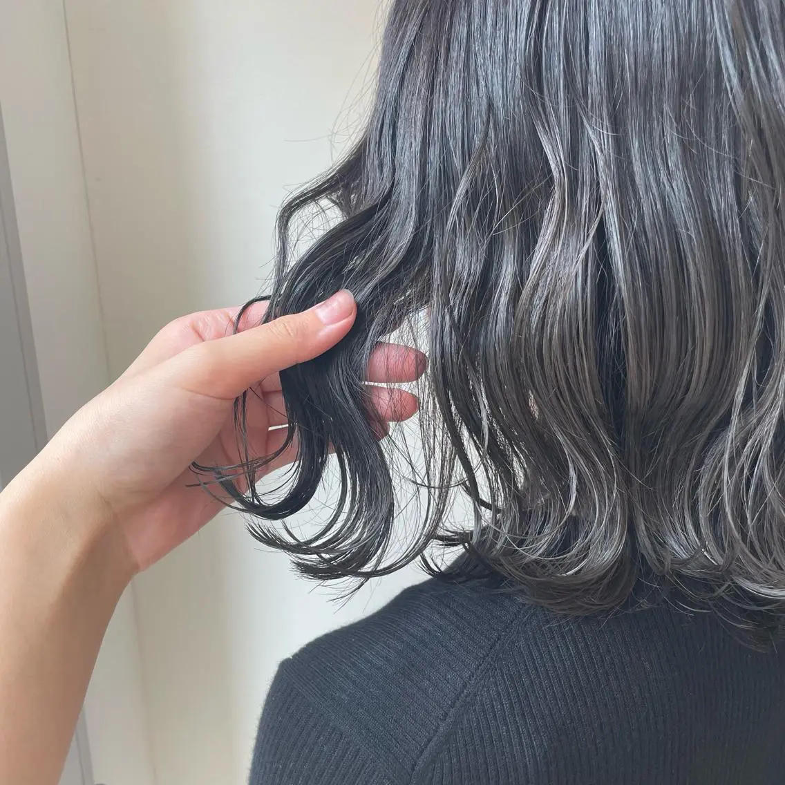 ミディアム カラー ブリーチ シルバー カット ヘアカラー 🌷Asuka /レイヤーカット🌷のヘアスタイル