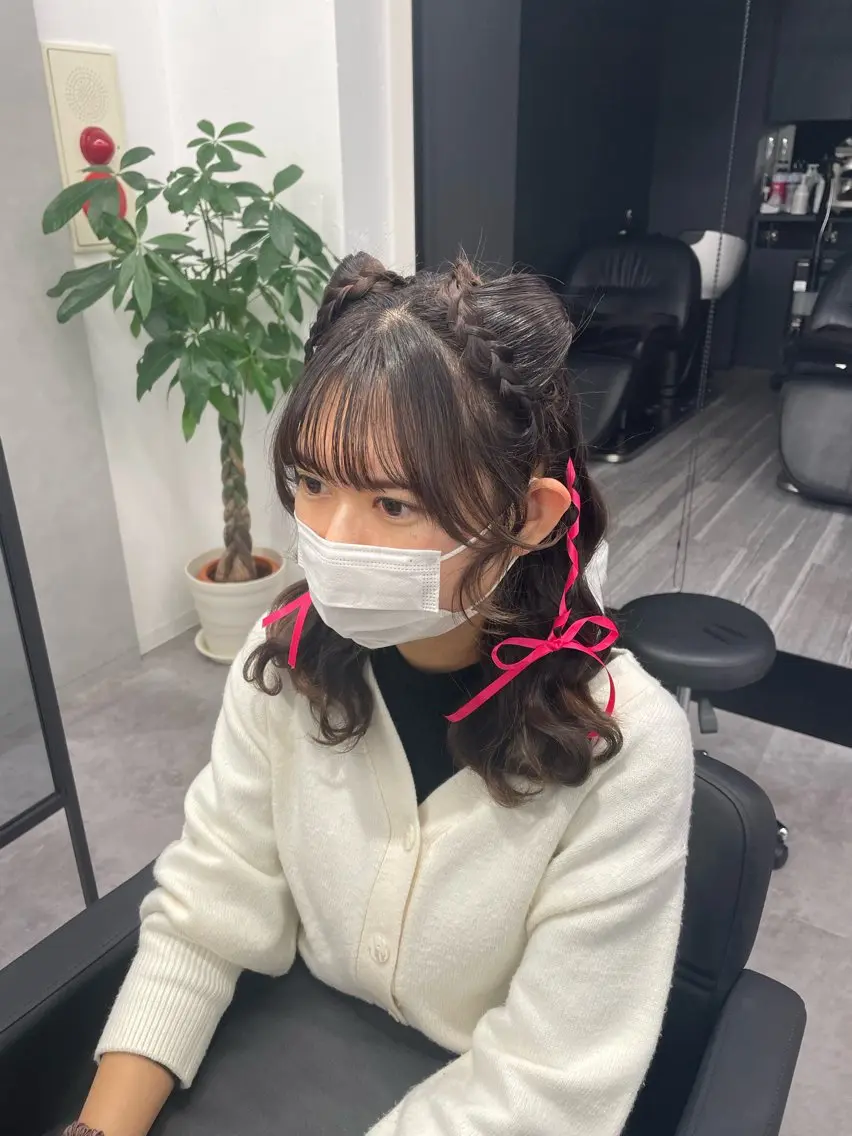セミロング ヘアアレンジ COCO .のヘアスタイル