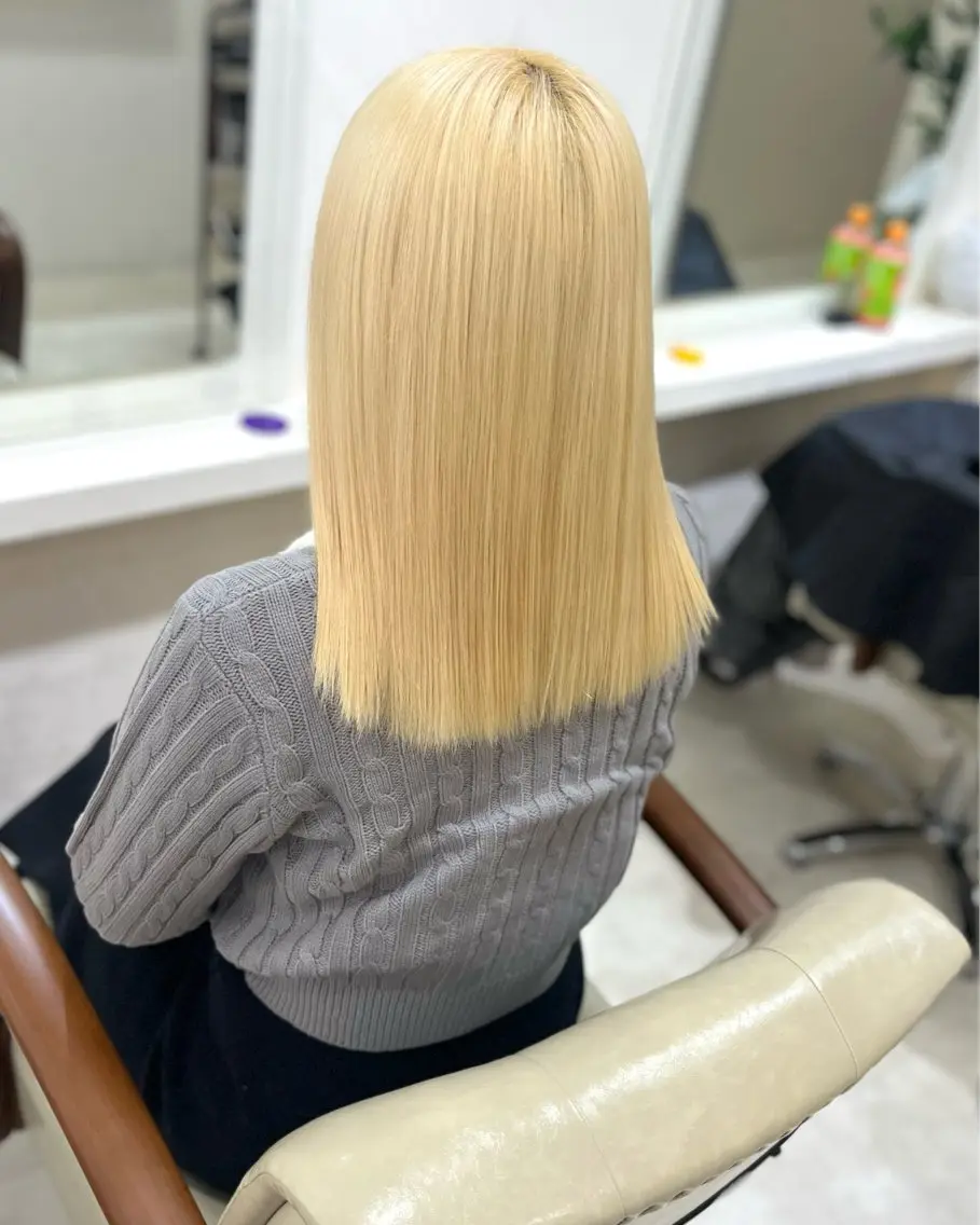 セミロング カラー ヘアカラー トリートメント 🩷モテるハイトーン 🩷ブリーチ特化🩷のヘアスタイル