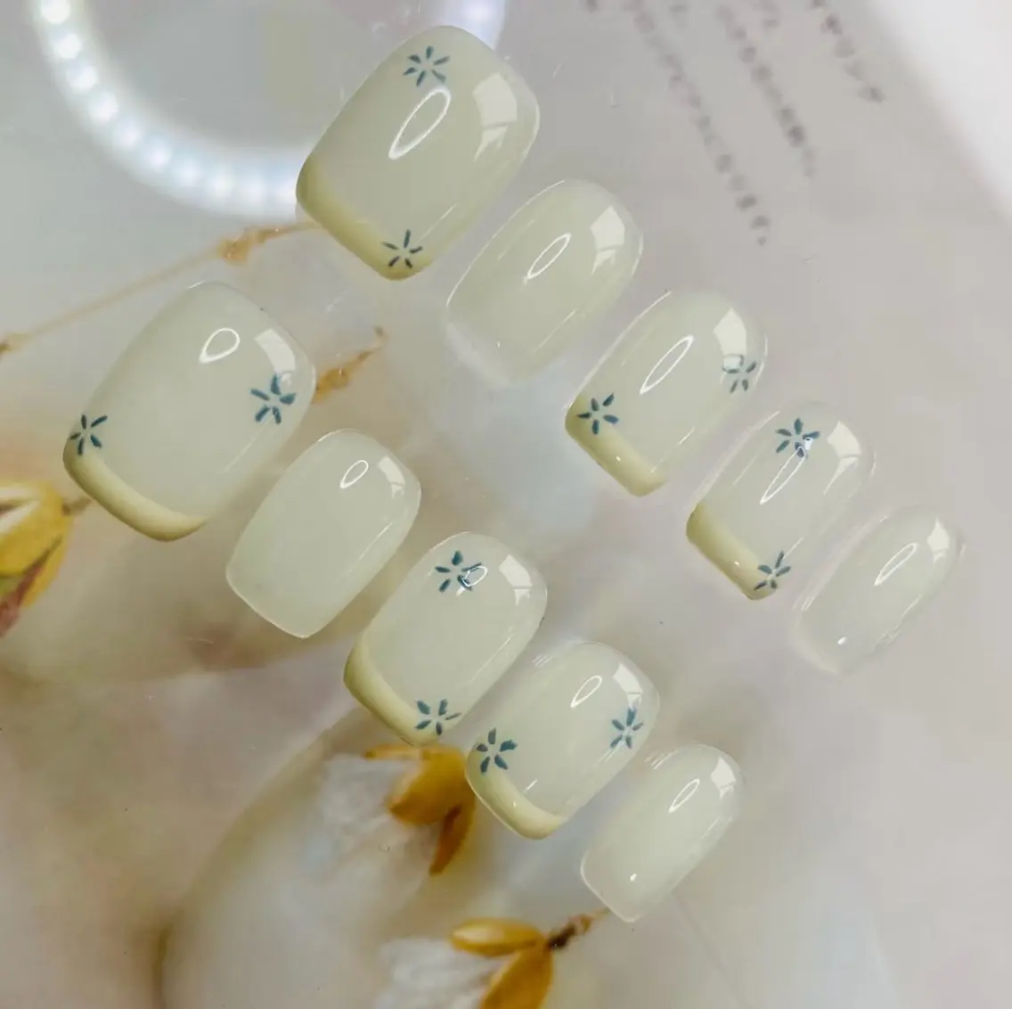 ネイル ハンドネイル H3 Nail Tsuki🦋💙のネイルデザイン