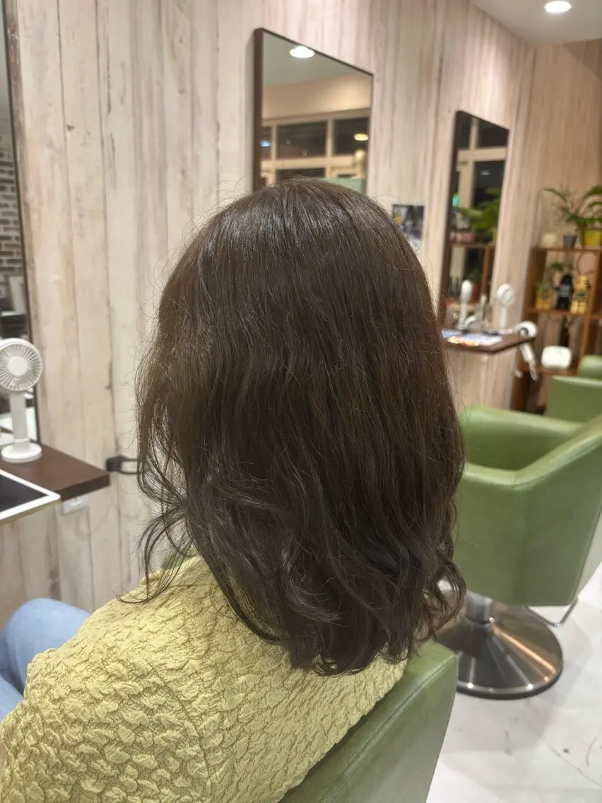 ミディアム カラー ブラウンカラー オリーブブラウン ヘアカラー トリートメント ヘアセット 🌷 おとはのヘアスタイル
