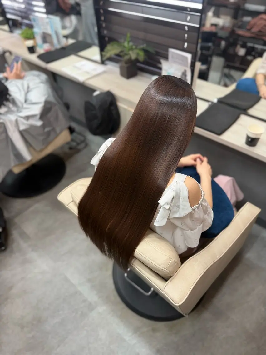 ロング カラー 髪質改善 トリートメント 羽成 優衣菜のヘアスタイル