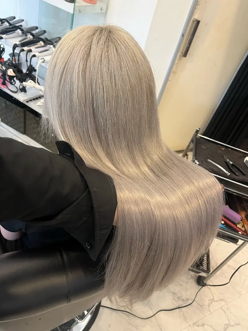 ロング エクステ ケアブリーチ&シール エクステの店和田翔莉のヘアスタイル