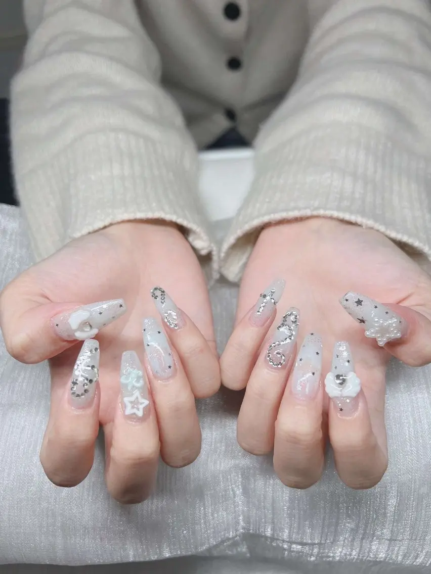 ネイル 長さ出し グラデーション 卒業式 キラキラネイル マグネットネイル Lee Nailsのネイルデザイン