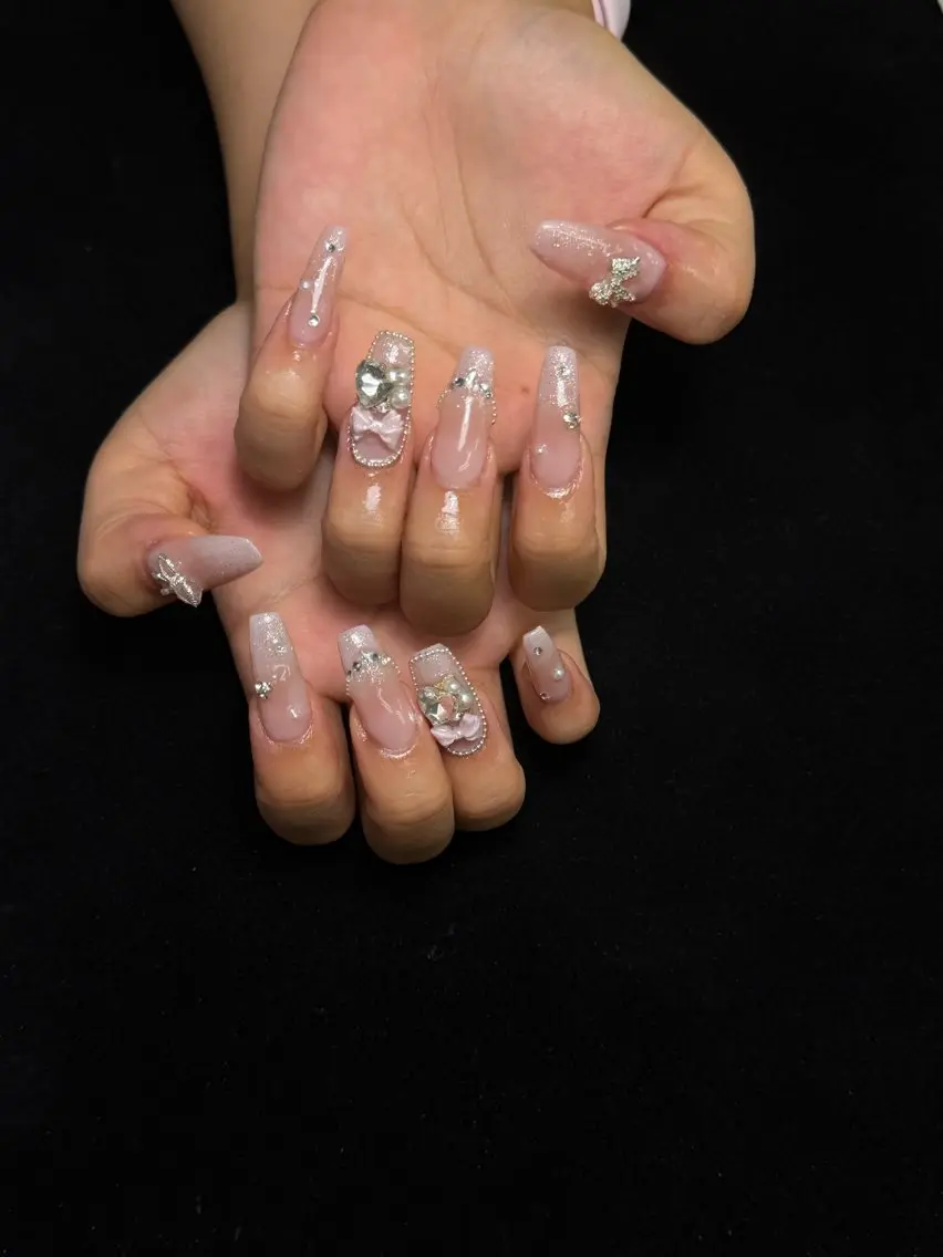 ネイル ハンドネイル ongles chicのネイルデザイン