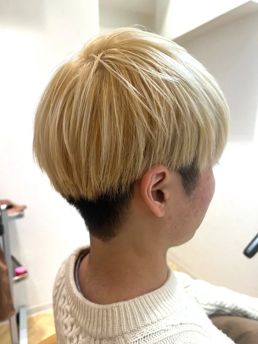 カラー メンズ メンズブリーチ ベージュカラー ブリーチ ピンクカラー ホワイトベージュ 城 梨音のヘアスタイル