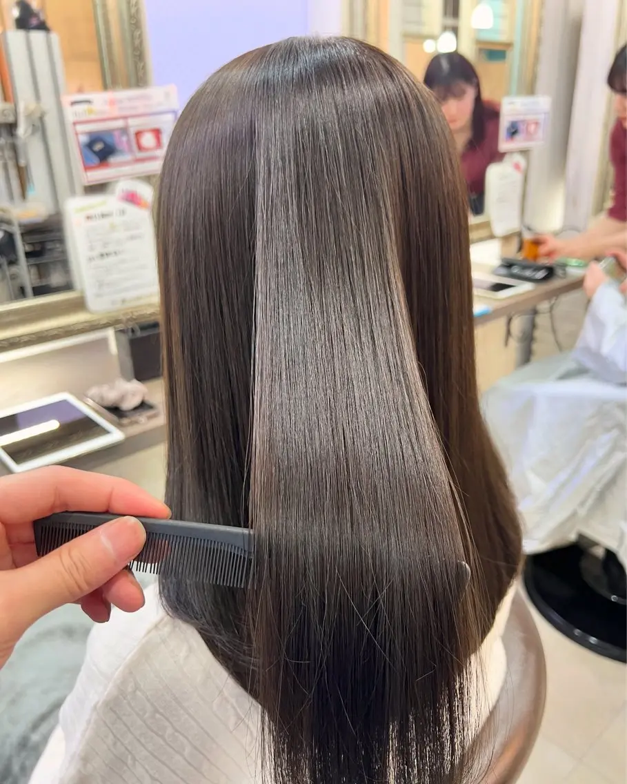 ミディアム 髪質改善 トリートメント ブリーチなし透明感 カラー｜レイヤーのヘアスタイル