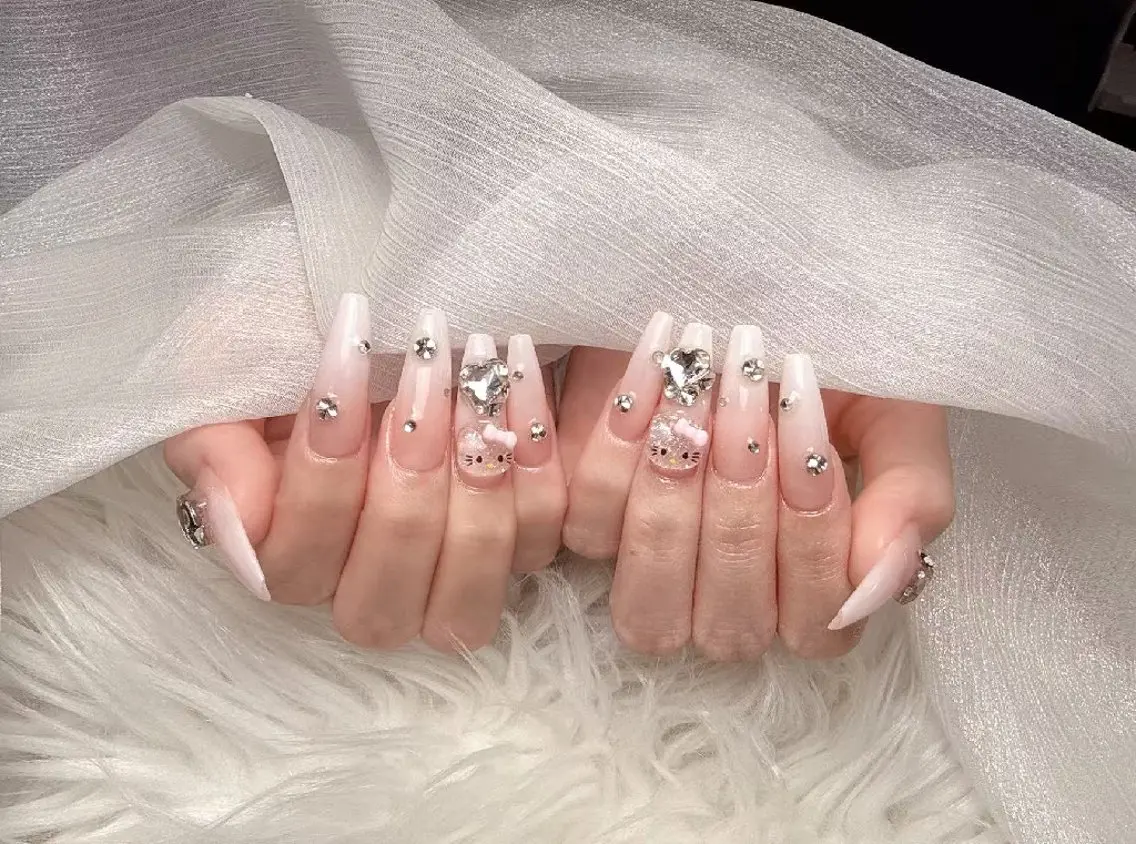 ネイル ENsalon AKIRAのネイルデザイン