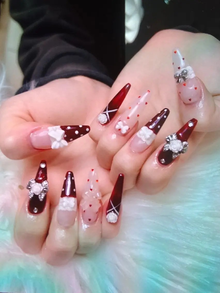 ネイル 長さ出し キラキラネイル ロングネイル 冬ネイル クリスマス Smile nails92のネイルデザイン