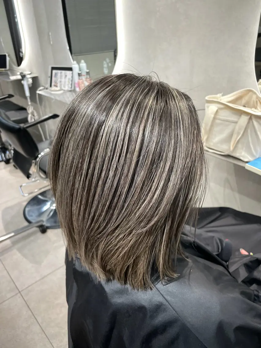 ミディアム カラー グレージュ ハイライトカラー ハイライト カット ヘアカラー トリートメント 原宿/ハイライト バレイヤージュ/大智のヘアスタイル