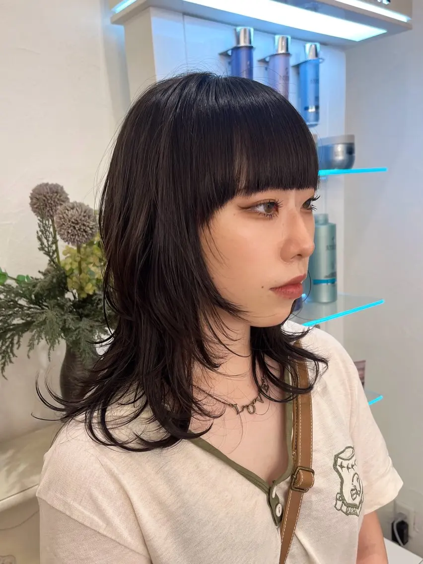 セミロング カット ツヤ感カラー 🩵かりんのヘアスタイル