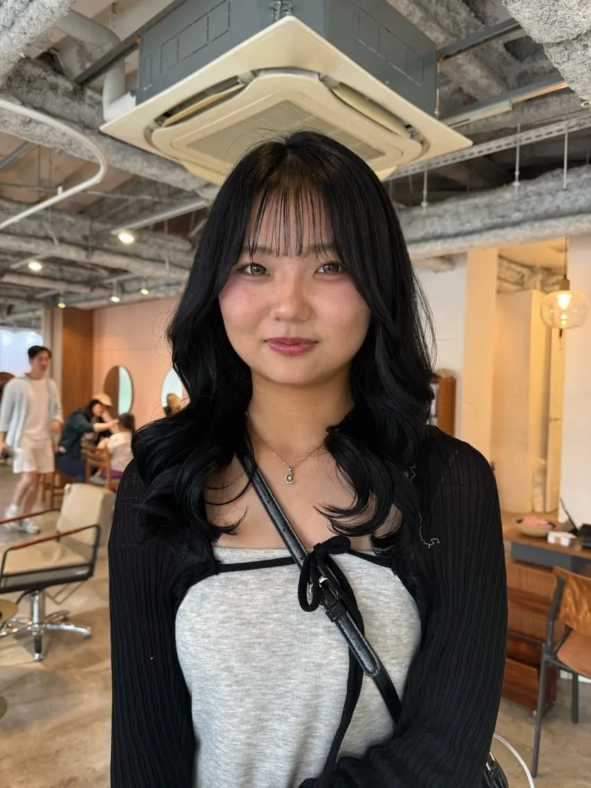 セミロング カラー ヘアカラー Miyu .のヘアスタイル