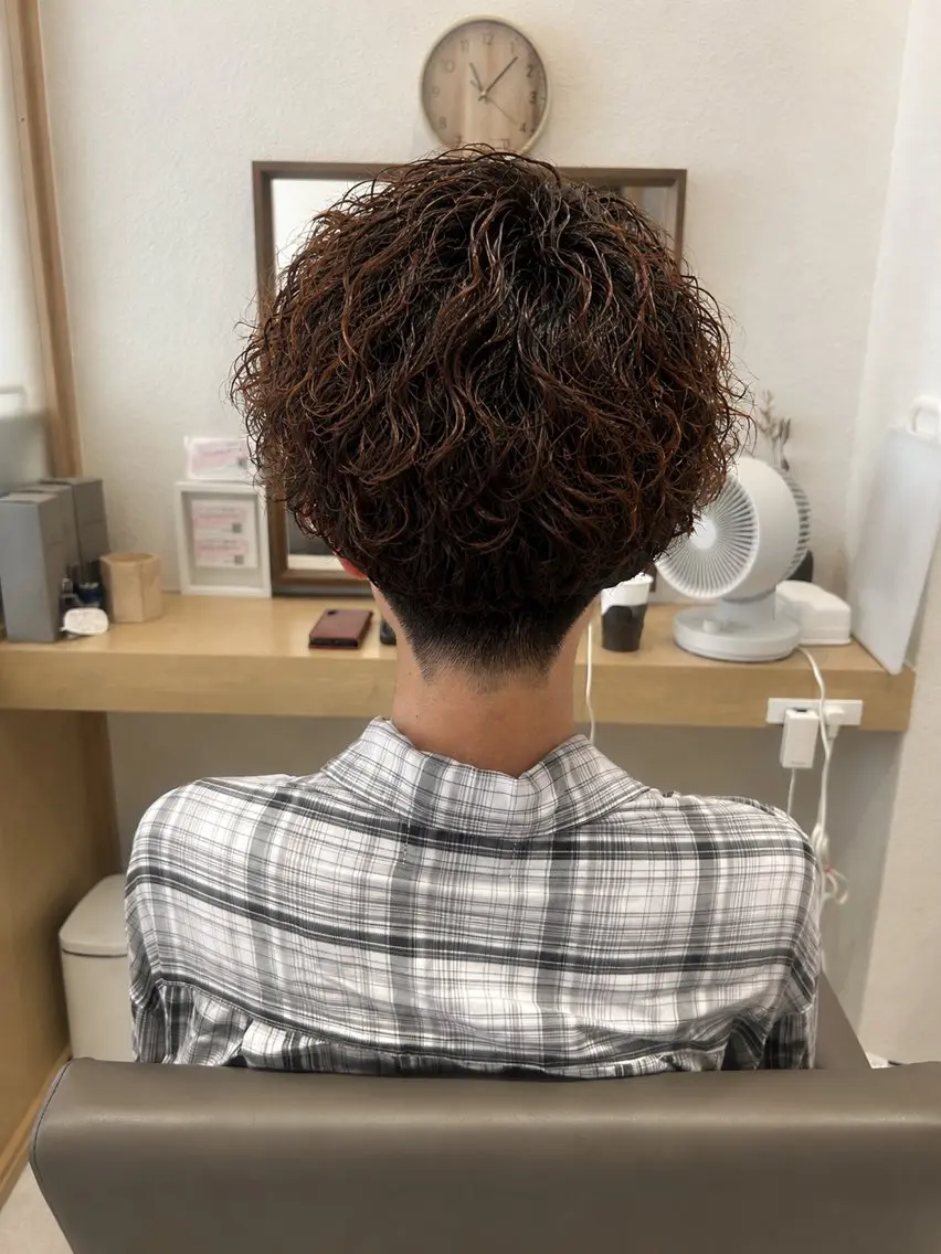 ショート メンズ メンズパーマ メンズツイストパーマ 髪質改善 ショートヘア ツイストパーマ カット パーマ 久木原 ゆりのヘアスタイル