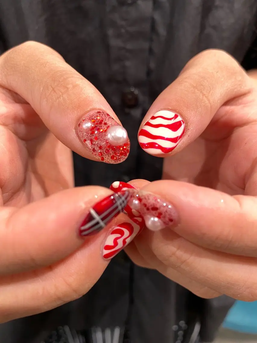 ネイル 赤色 ハンドネイル chika ／ nailのネイルデザイン