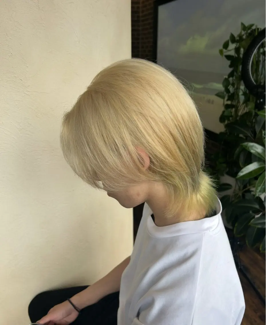 ショート カラー ヘアアレンジ メンズ ヘアカラー トリートメント Rina🍒レイヤー 透明感ブリーチ💎のヘアスタイル