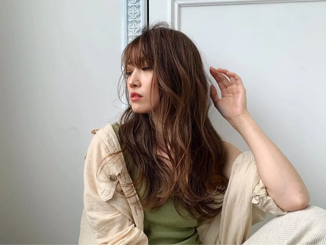 ロング カラー ヘアアレンジ ハイライトカラー オリーブカラー ハイライト 髪質改善 ロング パーマモデル募集中 ✨Ukyoのヘアスタイル