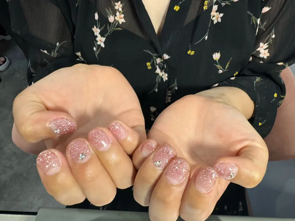 ネイル LAVISH 大和店 emi・:*+のネイルデザイン