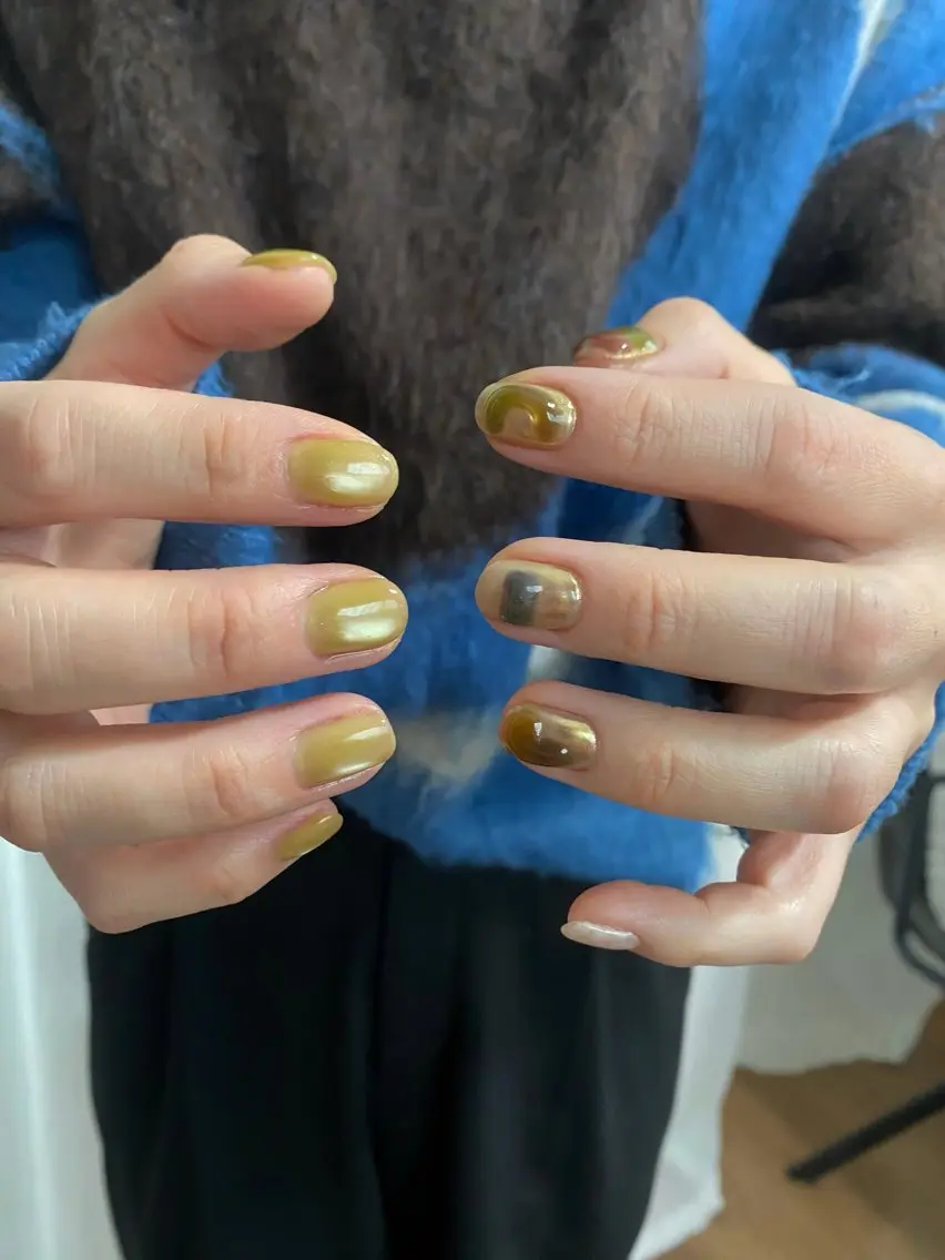 ネイル ジェルネイル グラデーション マグネットネイル ミラーネイル ぷっくりネイル bloom_ nailのネイルデザイン