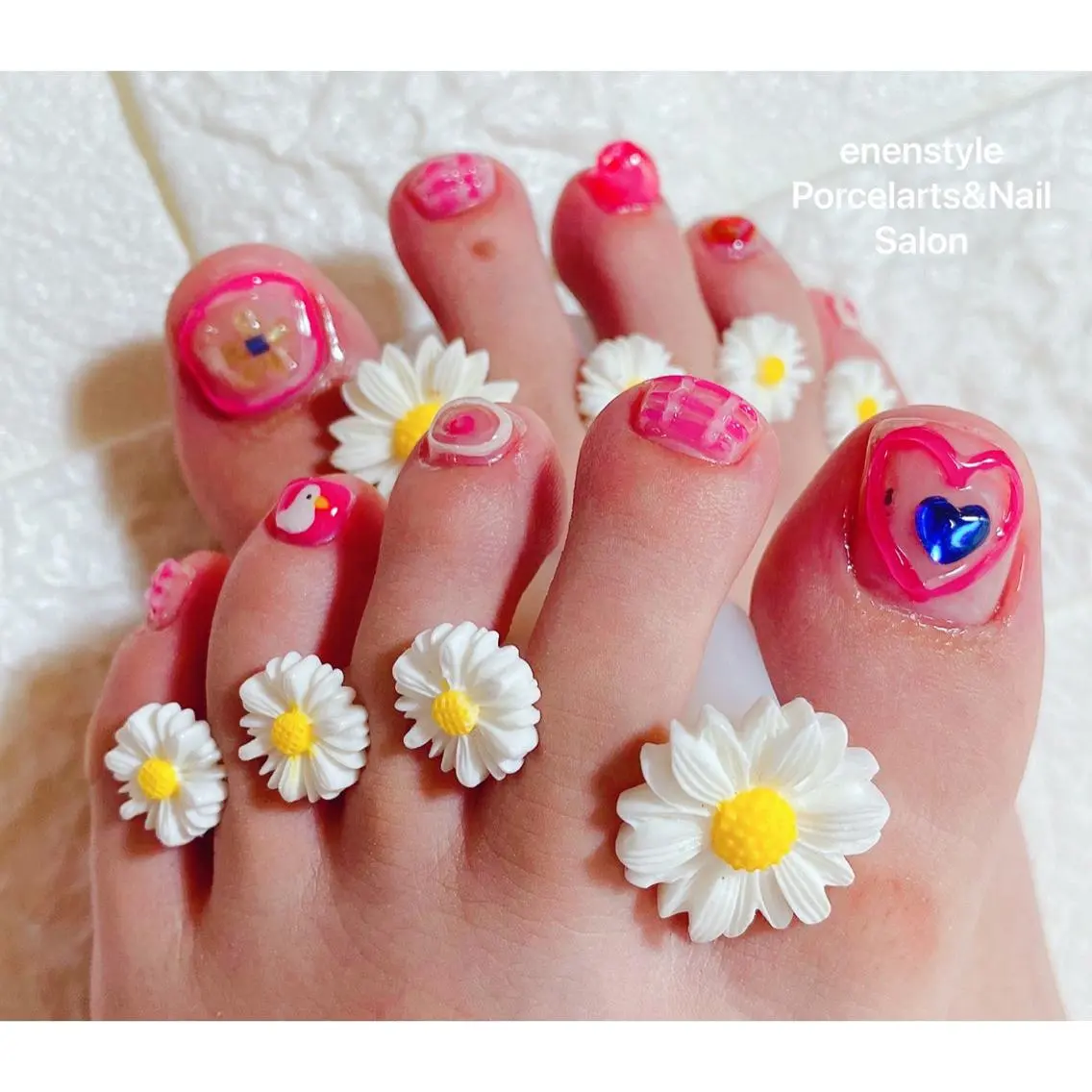 ミディアム ネイル ハンドネイル フットネイル 🐾enen style 🐾のネイルデザイン