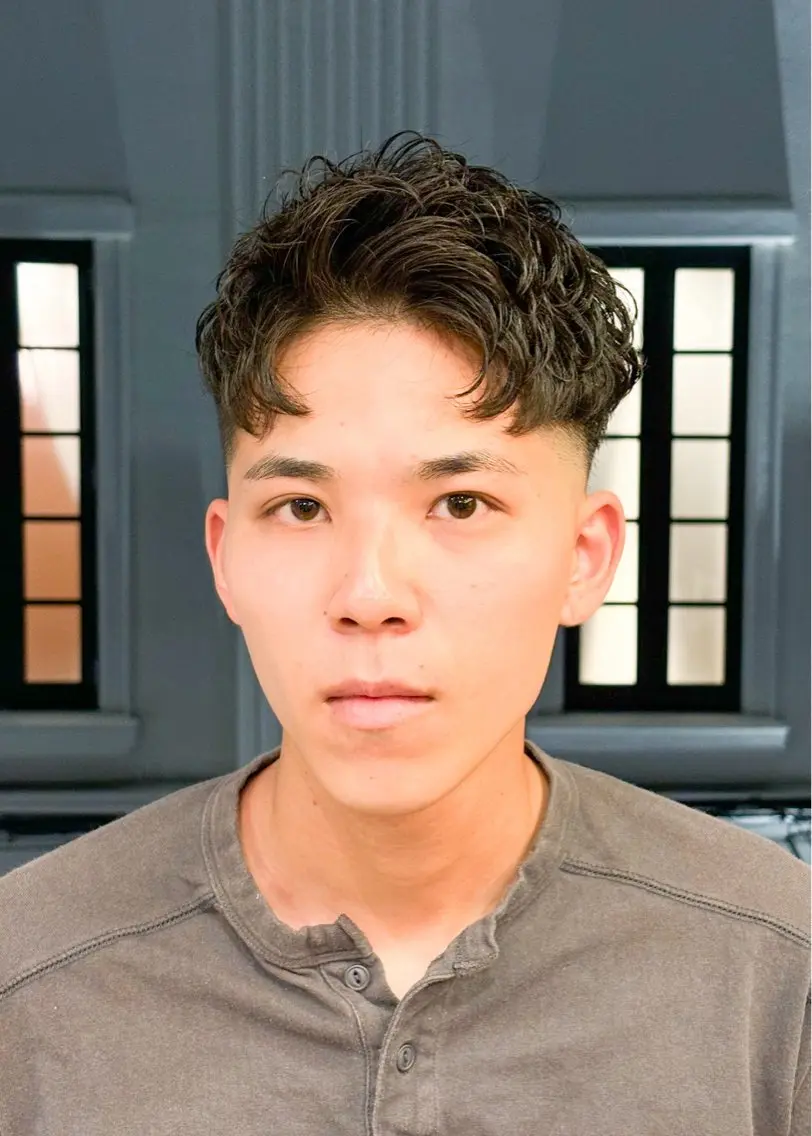 ショート メンズ アップバング 三宮メンズカット ヨシイッキのヘアスタイル
