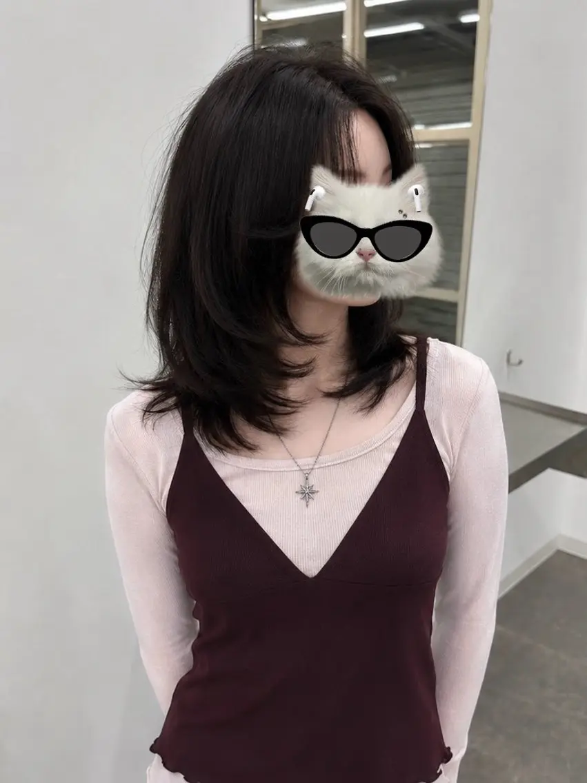ミディアム ミディアムレイヤー 顔周りカット レイヤーカット ウルフカット 井口 怜奈のヘアスタイル