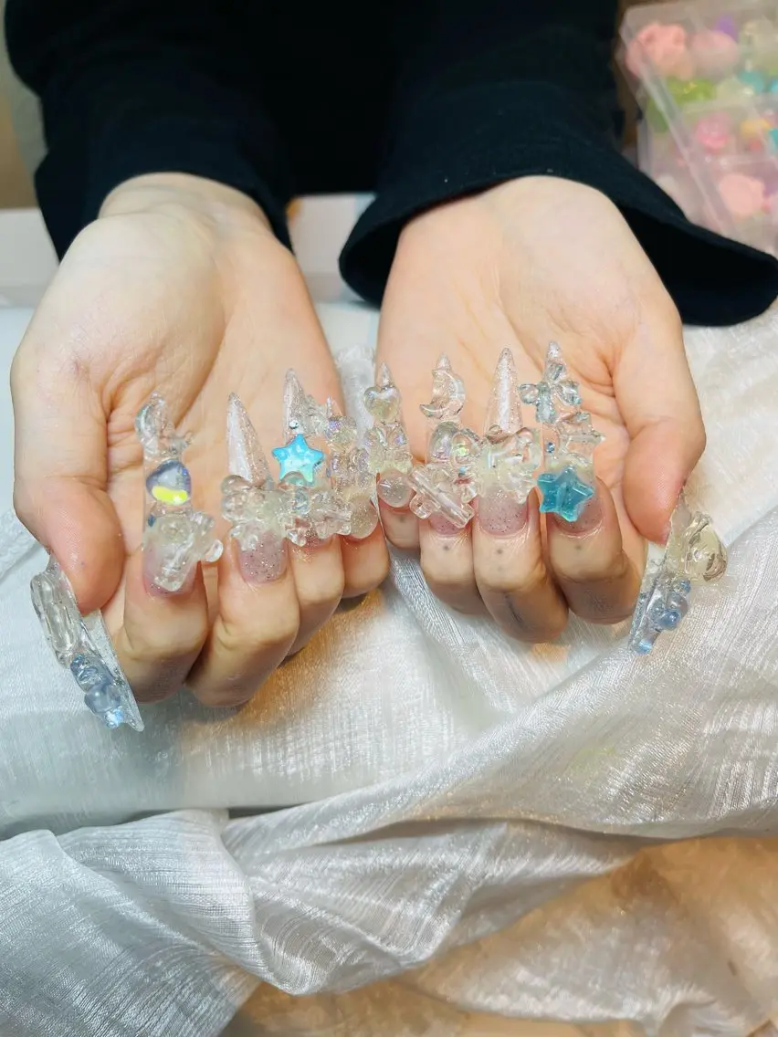 ネイル アートネイル ジェルネイル ニュアンスネイル シンプルネイル ネイルチップ ハンドネイル Nie Nail Hinatachanのネイルデザイン