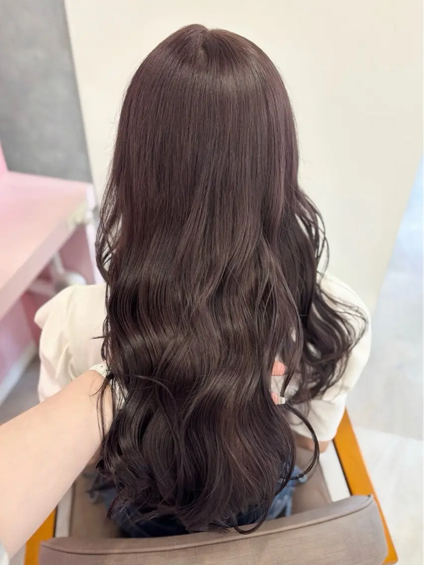 ロング カラー ベージュカラー ラベンダーカラー ラベンダーベージュ カット ヘアカラー トリートメント ヘッドスパ 𝑴𝒊𝒌𝒖💝 透明感モテカラーのヘアスタイル