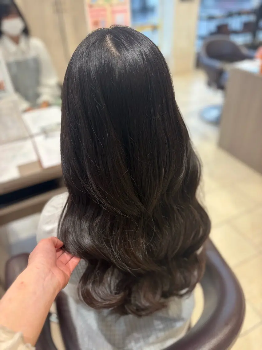 ロング ヘアカラー Earth 土気🧸🫧亀田ゆらのヘアスタイル