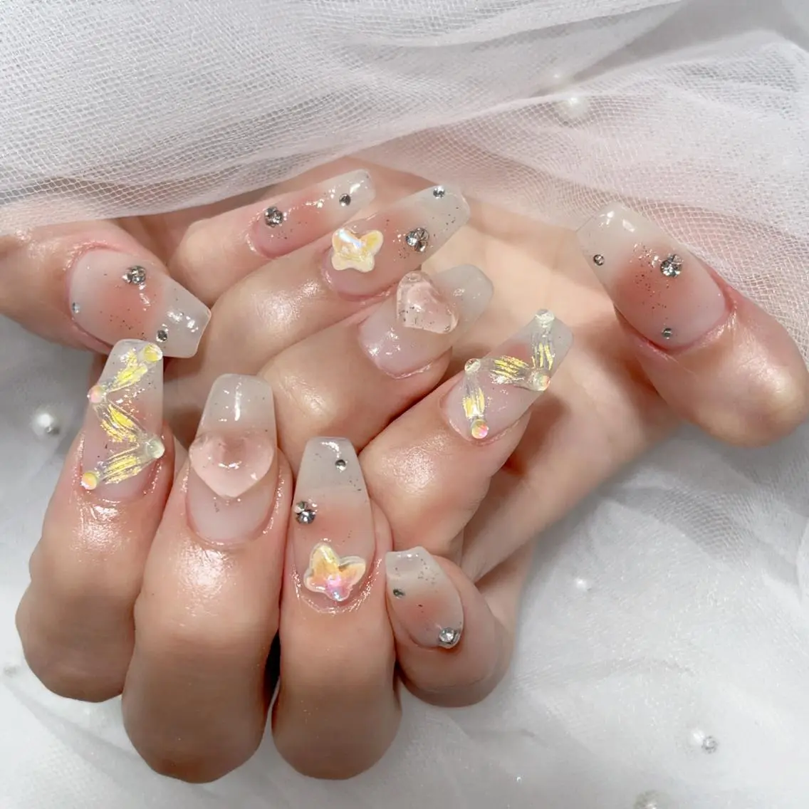 ネイル ハンドネイル Queens ciciのネイルデザイン