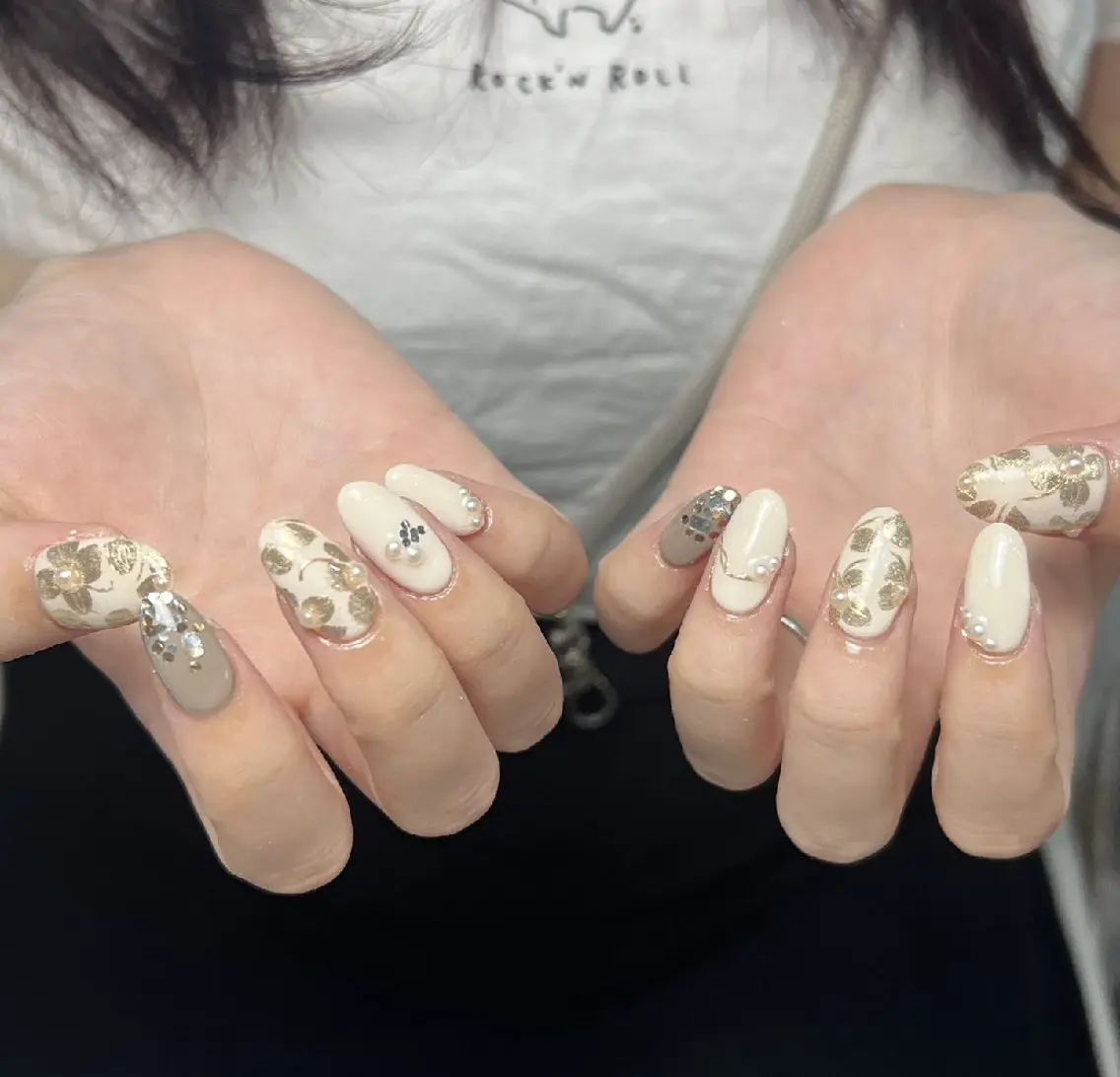 ネイル アートネイル フレンチネイル ジェルネイル ガーリー キラキラネイル ハンドネイル UM Nail Salonのネイルデザイン