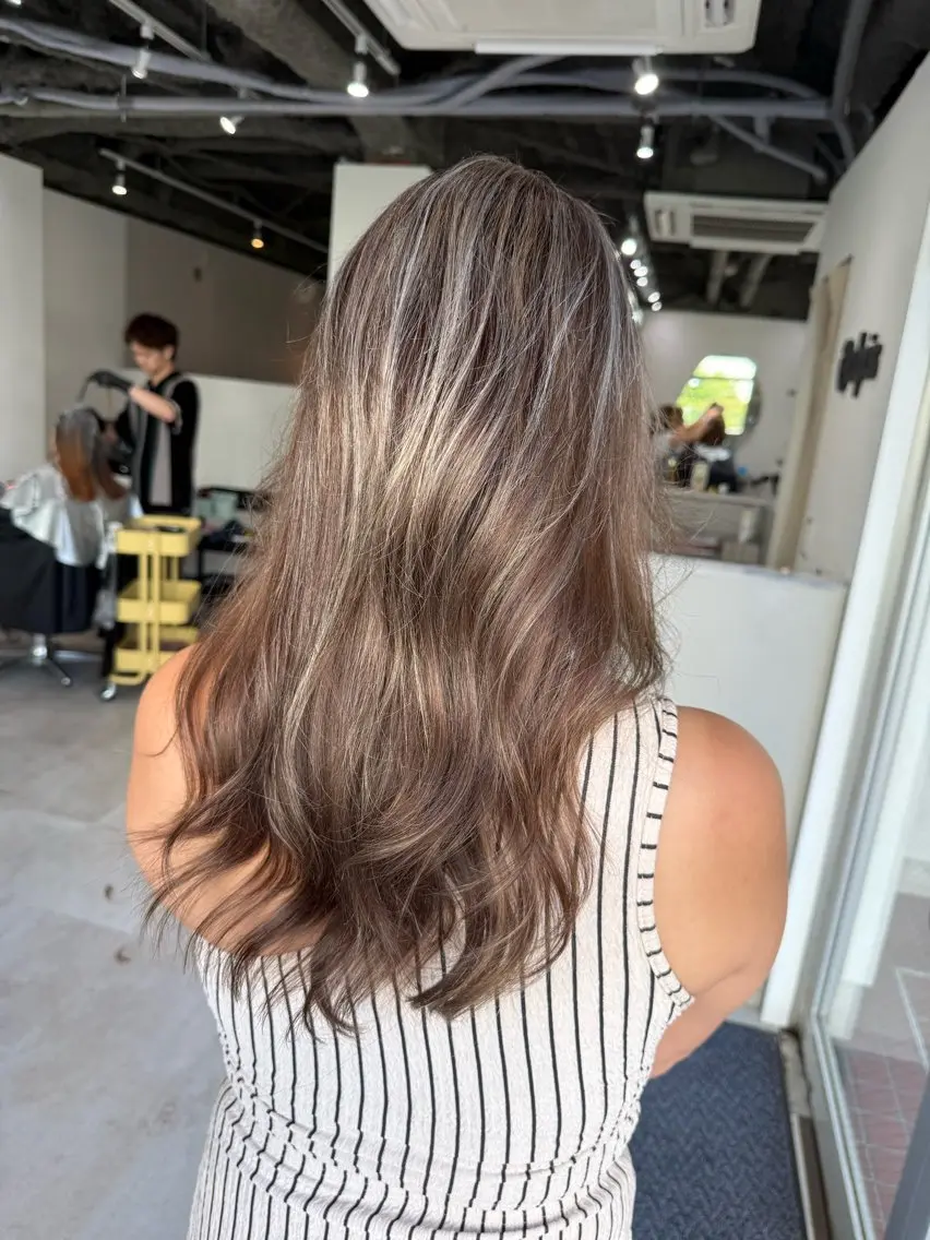 ロング カラー カット ヘアカラー トリートメント 脱白髪染め美容師 竹内涼乃のヘアスタイル